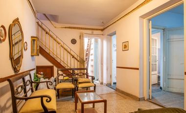 CASA DE 3 DORMITORIOS CON COCHERA Y DTO DE PASILLO