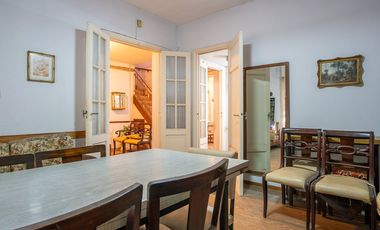 CASA DE 3 DORMITORIOS CON COCHERA Y DTO DE PASILLO