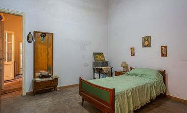 CASA DE 3 DORMITORIOS CON COCHERA Y DTO DE PASILLO