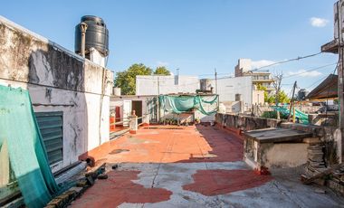 CASA DE 3 DORMITORIOS CON COCHERA Y DTO DE PASILLO