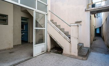 CASA DE 3 DORMITORIOS CON COCHERA Y DTO DE PASILLO