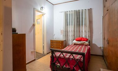 CASA DE 3 DORMITORIOS CON COCHERA Y DTO DE PASILLO