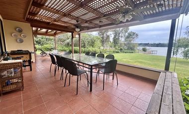 Casa en Venta en Costa de Sol Lago Rapel