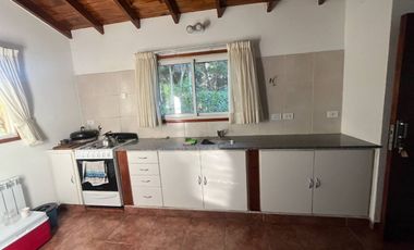 Casa 2 ambientes + lote parquizado.