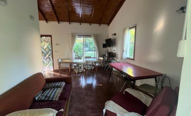 Casa 2 ambientes + lote parquizado.