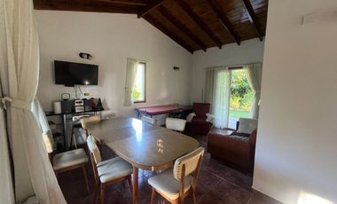 Casa 2 ambientes + lote parquizado.