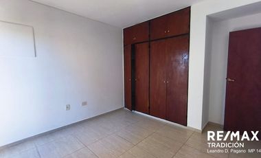 Departamento Venta 2 dorm c/coch. Microcentro Rcia