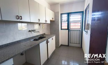 Departamento Venta 2 dorm c/coch. Microcentro Rcia