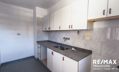 Departamento Venta 2 dorm c/coch. Microcentro Rcia