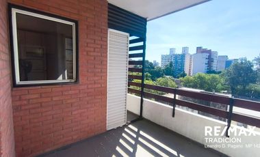 Departamento Venta 2 dorm c/coch. Microcentro Rcia