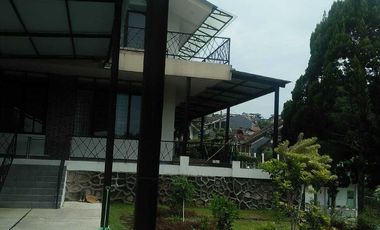 Jual Villa Puncak Cipanas dekat Istana Kepresidenan Villa Strawberry