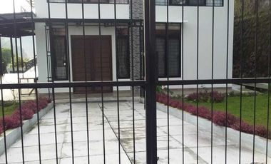Jual Villa Puncak Cipanas dekat Istana Kepresidenan Villa Strawberry