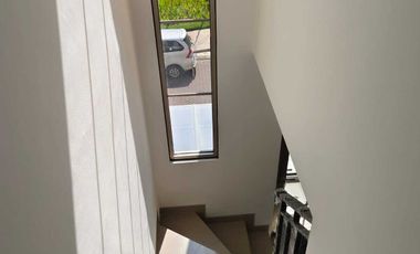 Disewakan Murah Rumah 3 Lantai Arcadia PIK2