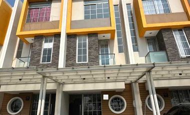 Disewakan Murah Rumah 3 Lantai Arcadia PIK2