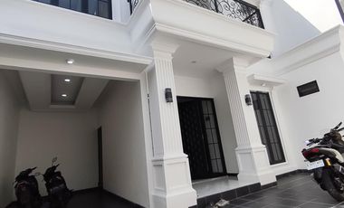 Rumah Modern Classic Dalam Cluster Jagakarsa Jakarta Selatan