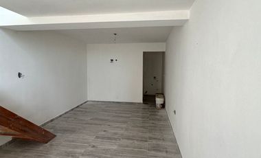 Venta Ph en Duplex 2 ambientes con balcón. en Playa Dorada