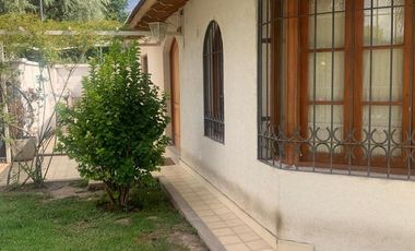 Venta casa B° Los Castaños Chacras de Coria