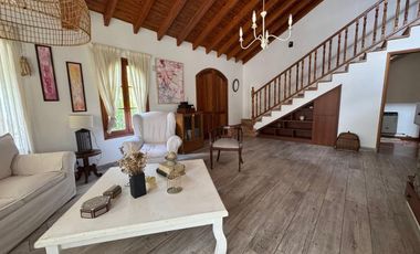 Venta casa B° Los Castaños Chacras de Coria