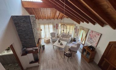 Venta casa B° Los Castaños Chacras de Coria