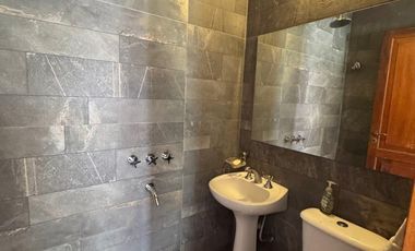 Venta casa B° Los Castaños Chacras de Coria