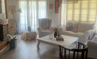 Venta casa B° Los Castaños Chacras de Coria