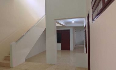 Disewakan Rumah Bagus Bersih Siap Huni Jl. Ngagel Mulyo XVI, Surabaya