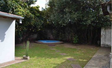 CASA EN VENTA LOMAS DE ZAMORA CON JARDIN Y GALPON