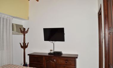 CASA EN VENTA LOMAS DE ZAMORA CON JARDIN Y GALPON