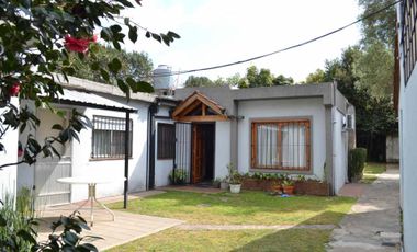 CASA EN VENTA LOMAS DE ZAMORA CON JARDIN Y GALPON