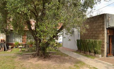 CASA EN VENTA LOMAS DE ZAMORA CON JARDIN Y GALPON