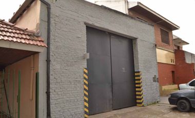 CASA EN VENTA LOMAS DE ZAMORA CON JARDIN Y GALPON