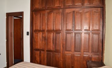 CASA EN VENTA LOMAS DE ZAMORA CON JARDIN Y GALPON