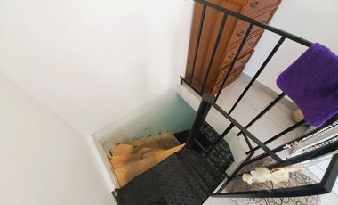 CASA 7 AMB. COCHERA. PATIO C/PARRILLA EN VENTA