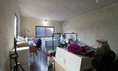 Casa en venta 4 ambientes con parque Luis Guillón