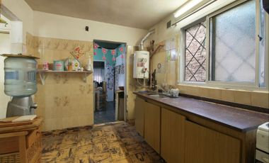 Casa en venta 4 ambientes con parque Luis Guillón