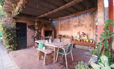 Casa en venta 4 ambientes con parque Luis Guillón