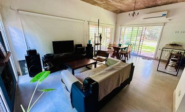 Venta Casa 4 ambientes, PILETA El Pato Berazategui