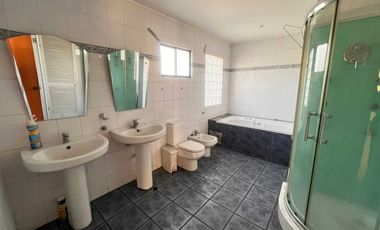 Local comercial en arriendo en VITACURA