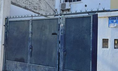 DUPLEX 3 AMBIENTES EN VENTA EN AVELLANEDA COCHERA