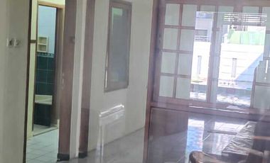 Disewakan Rumah Second Terawat di area dekat Mayjen Sungkono, Surabaya