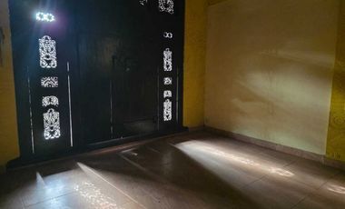 Rumah style Bali yang kokoh di area Sesetan