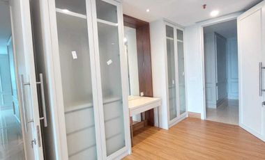 Di Sewa Apartment kemang village residence