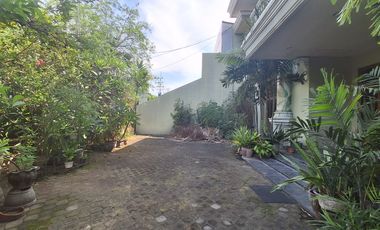 Dharmahusada, Raya.. Komersial area.