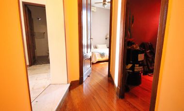 Morón y Chivilcoy: casa lote propio de 7amb.    garage   patio    terraza