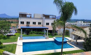 Casa Nueva Ecológica en Venta  3 recámaras con alberca, Cumbre Tulipanes, Xochitepec, Morelos