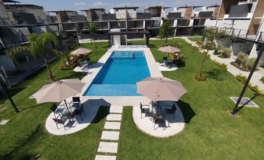 Casa de 3 recámaras con Roof Garden y Alberca en Sierra Santa Fe, Xohitepec, Mor.