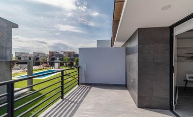 Casa de 3 recámaras con Roof Garden y Alberca en Sierra Santa Fe, Xohitepec, Mor.