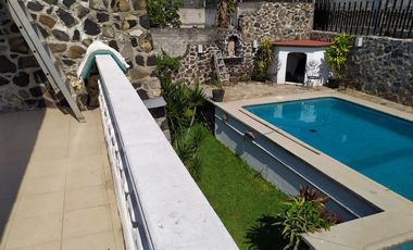 Casa sola con 4 recamaras con alberca en Burgos Cuernavaca, Temixco, Mor.