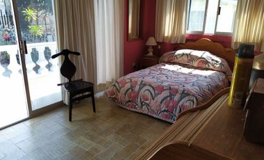 Casa sola con 4 recamaras con alberca en Burgos Cuernavaca, Temixco, Mor.