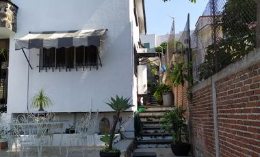 Casa sola con 4 recamaras con alberca en Burgos Cuernavaca, Temixco, Mor.